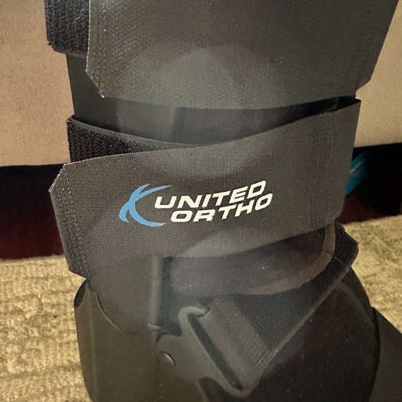 United Ortho Air Cam Walker Fracture Boot, Small, Black - Picture 3 of 6